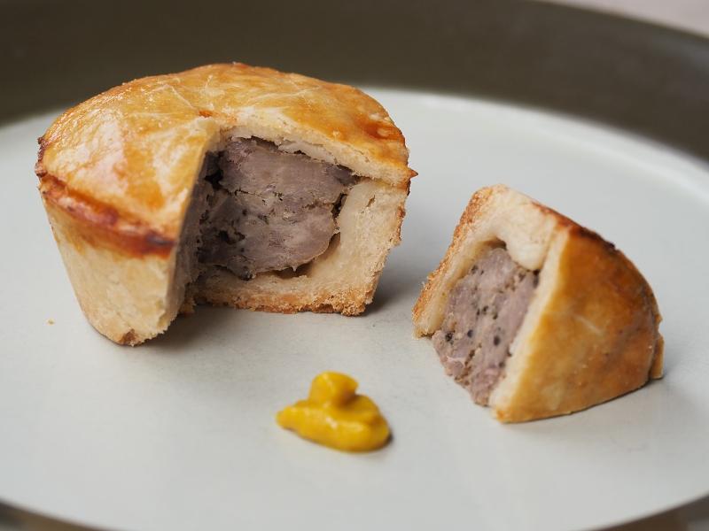 Máy ảnh Olympus OM-D E-M10 Mark III với ống kính 14-42mm II R (Black)