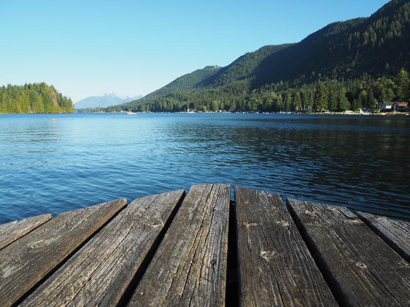 Máy ảnh Olympus OM-D E-M10 Mark III với ống kính 14-42mm II R (Black)