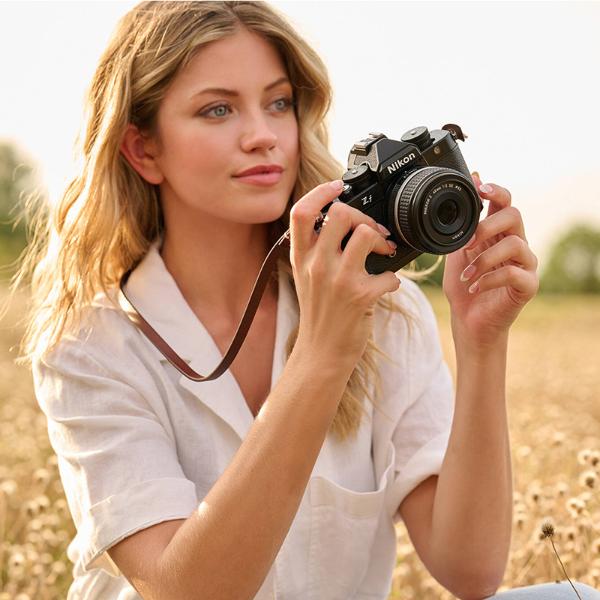 Máy ảnh Nikon ZF