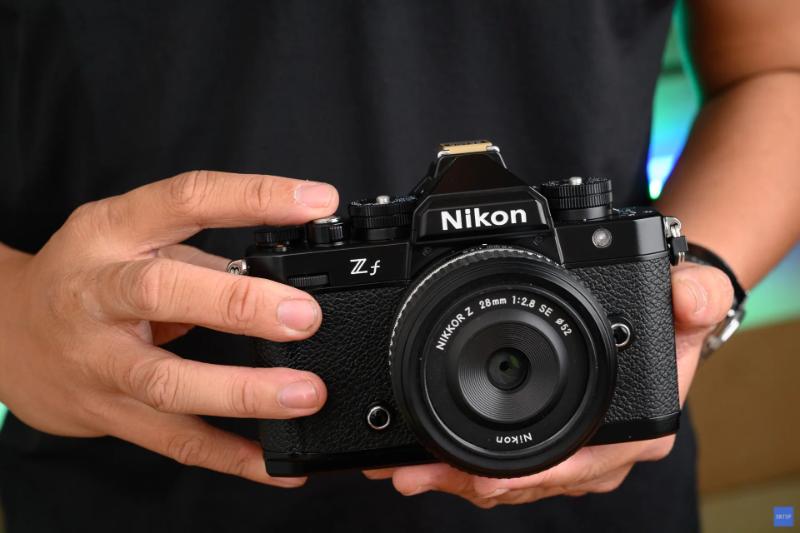Máy ảnh Nikon ZF