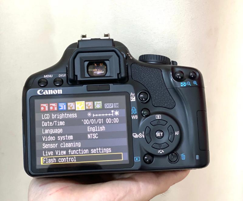 MÁY ẢNH CANON EOS KISS X2