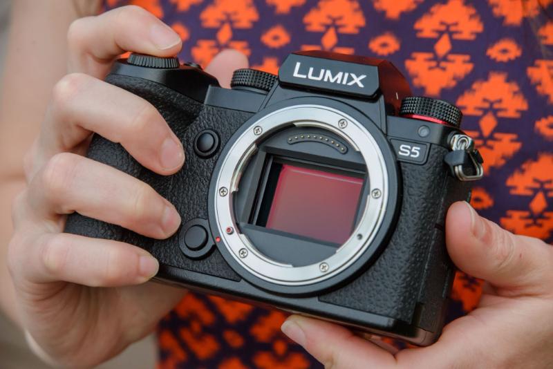 Máy ảnh Mirrorless Panasonic Lumix S5