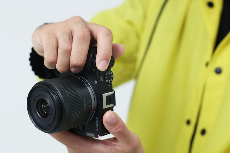 Máy Ảnh Canon EOS R50 V + Lens 14-30mm f/4-6.3 (Black) | Chính Hãng