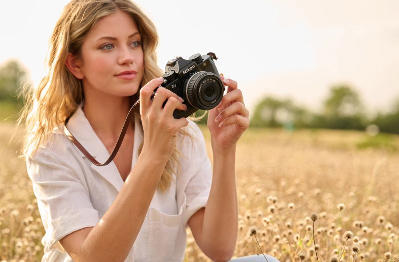 Máy ảnh Nikon Zf | Body Only | Silver (Chính hãng)